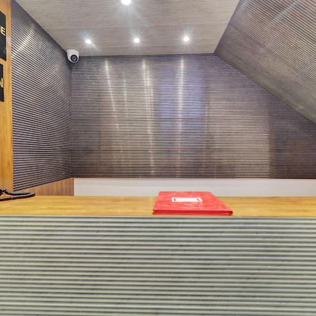 Hotel Enigma Inn Мумбай Екстериор снимка