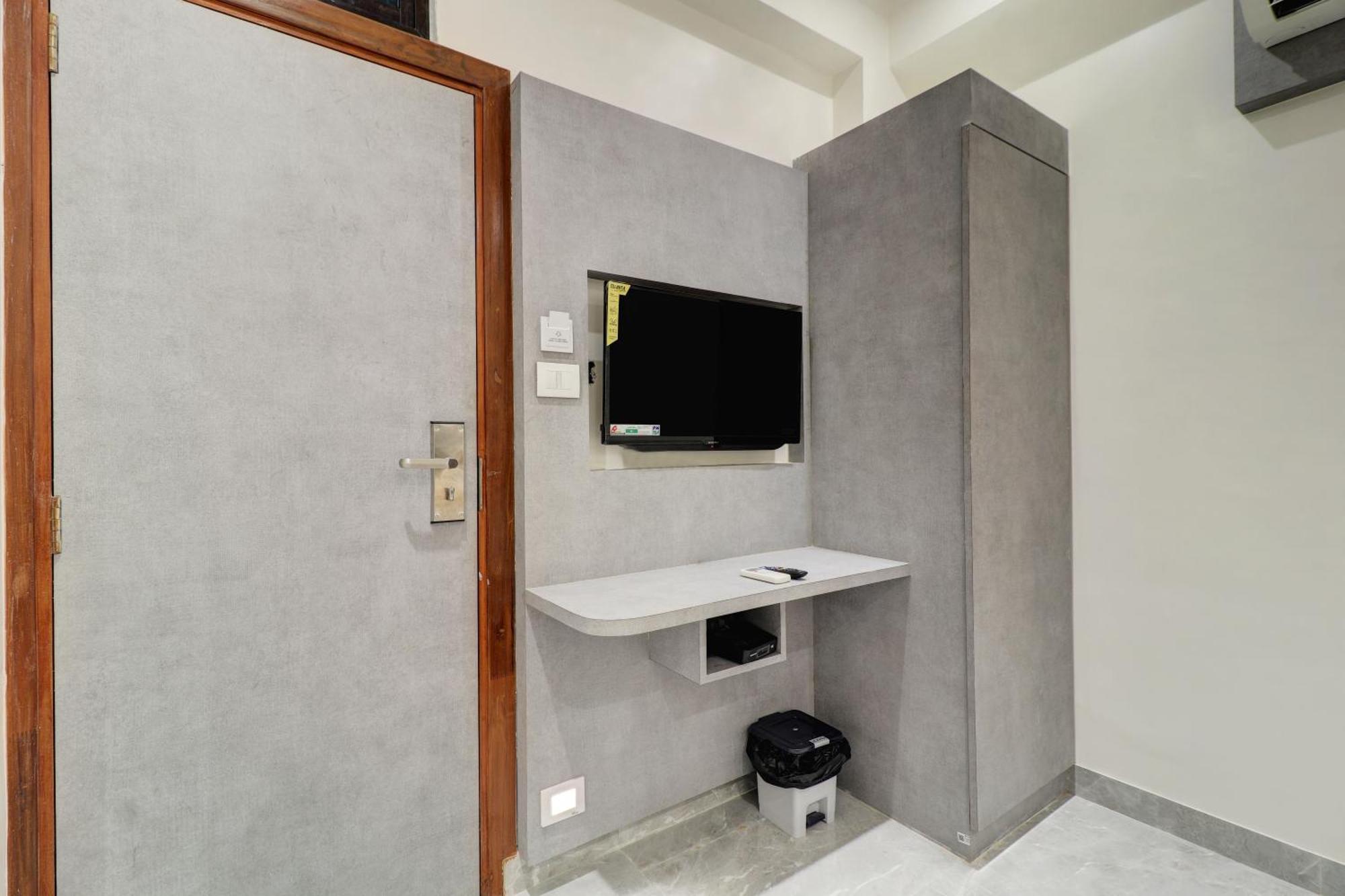 Hotel Enigma Inn Мумбай Стая снимка