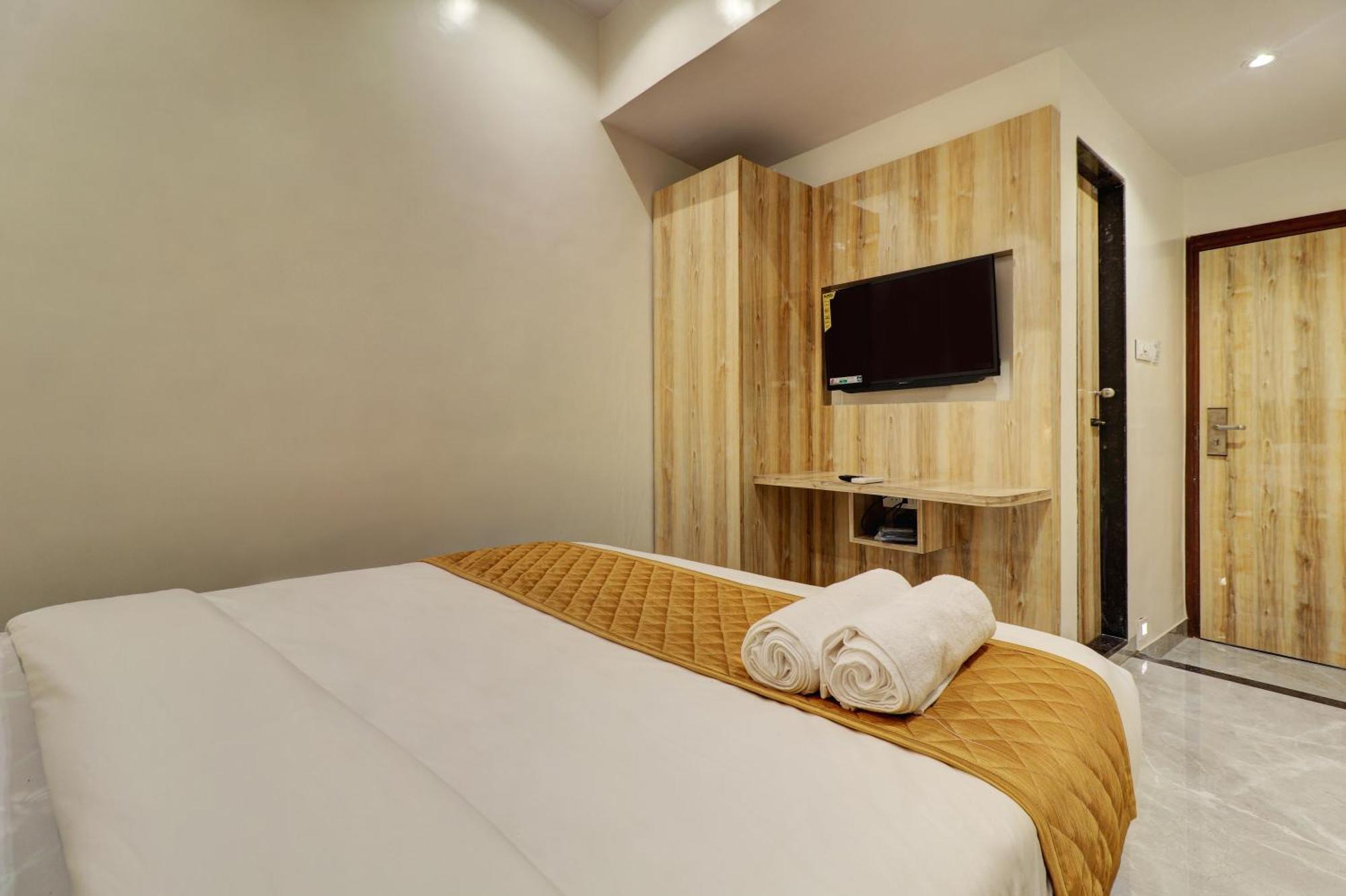 Hotel Enigma Inn Мумбай Стая снимка